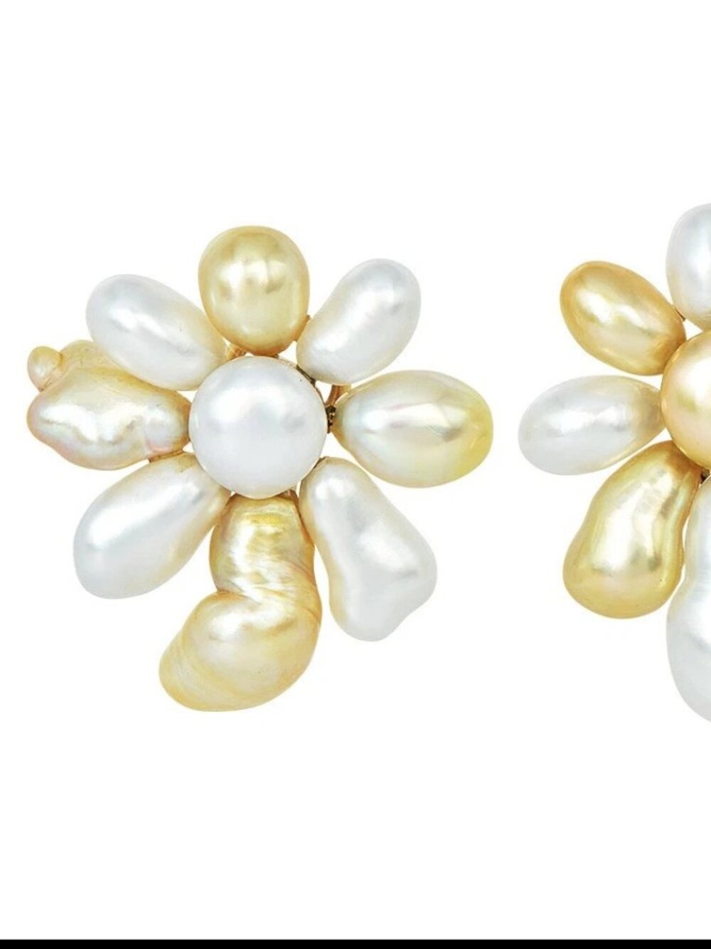 Natural baroque pearl flower earrings in 18k yellow gold